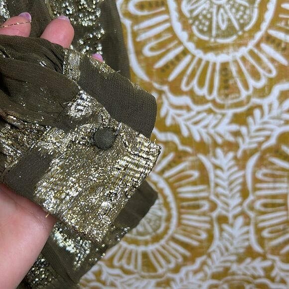 NWOT Mille Charlotte Long Sleeve Metallic Pleated Blouse in Gold Leaf size XXS - Picture 11 of 16